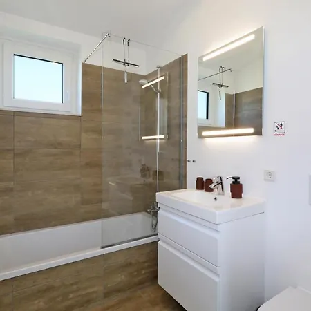 Holiday home In Lembruch-duemmer With Kitchen